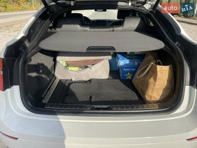 Белый БМВ Х6, объемом двигателя 3 л и пробегом 86 тыс. км за 19999 $, фото 70 на Automoto.ua