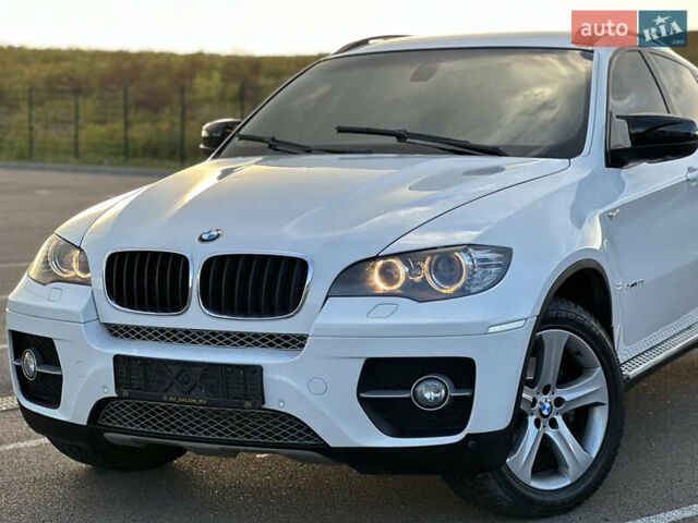 Белый БМВ Х6, объемом двигателя 3 л и пробегом 320 тыс. км за 18850 $, фото 1 на Automoto.ua