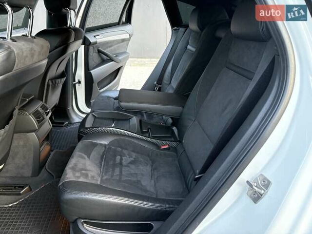 Белый БМВ Х6, объемом двигателя 3 л и пробегом 245 тыс. км за 15650 $, фото 44 на Automoto.ua