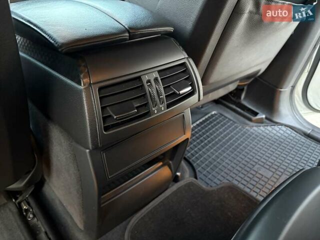 Белый БМВ Х6, объемом двигателя 3 л и пробегом 245 тыс. км за 15650 $, фото 42 на Automoto.ua