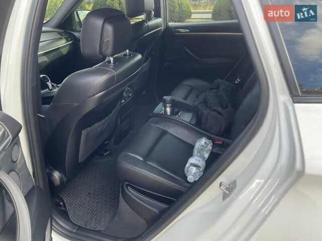 Белый БМВ Х6, объемом двигателя 3 л и пробегом 86 тыс. км за 19999 $, фото 67 на Automoto.ua