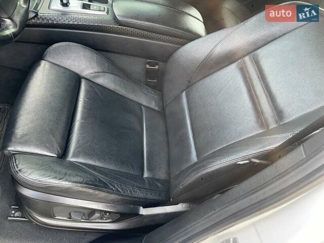 Белый БМВ Х6, объемом двигателя 3 л и пробегом 86 тыс. км за 19999 $, фото 63 на Automoto.ua