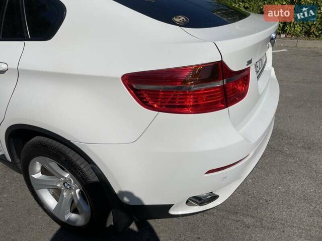 Белый БМВ Х6, объемом двигателя 3 л и пробегом 86 тыс. км за 22500 $, фото 16 на Automoto.ua