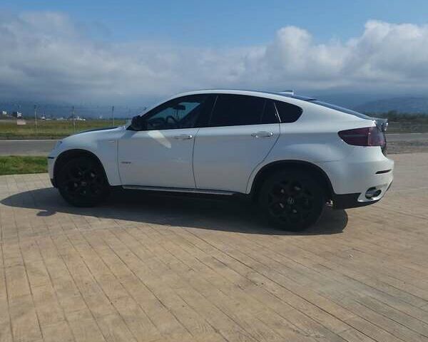 Белый БМВ Х6, объемом двигателя 2.98 л и пробегом 107 тыс. км за 17000 $, фото 6 на Automoto.ua