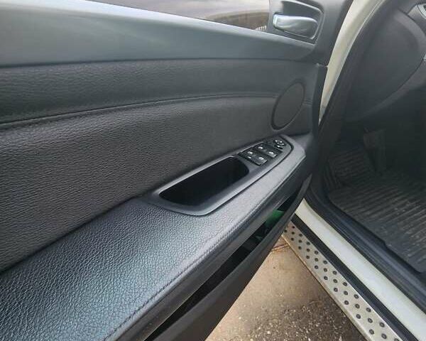 Белый БМВ Х6, объемом двигателя 2.98 л и пробегом 107 тыс. км за 17000 $, фото 25 на Automoto.ua