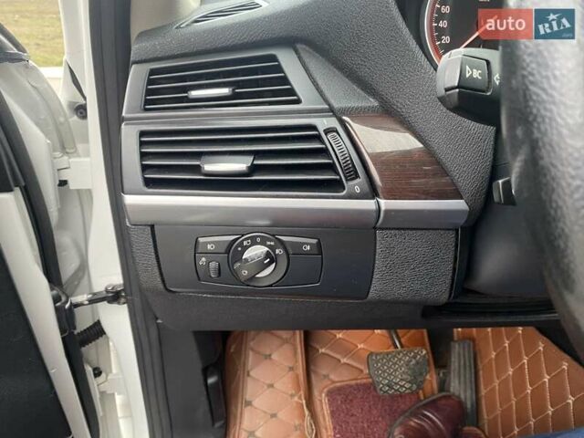 Белый БМВ Х6, объемом двигателя 2.98 л и пробегом 195 тыс. км за 15900 $, фото 11 на Automoto.ua