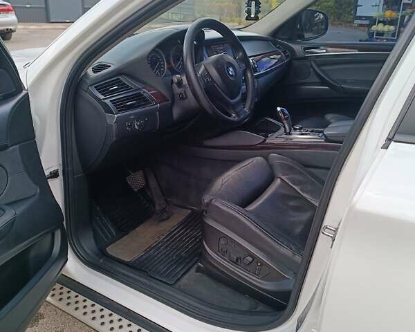 Белый БМВ Х6, объемом двигателя 2.99 л и пробегом 330 тыс. км за 19000 $, фото 10 на Automoto.ua