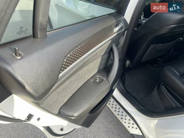 Белый БМВ Х6, объемом двигателя 3 л и пробегом 86 тыс. км за 19999 $, фото 68 на Automoto.ua
