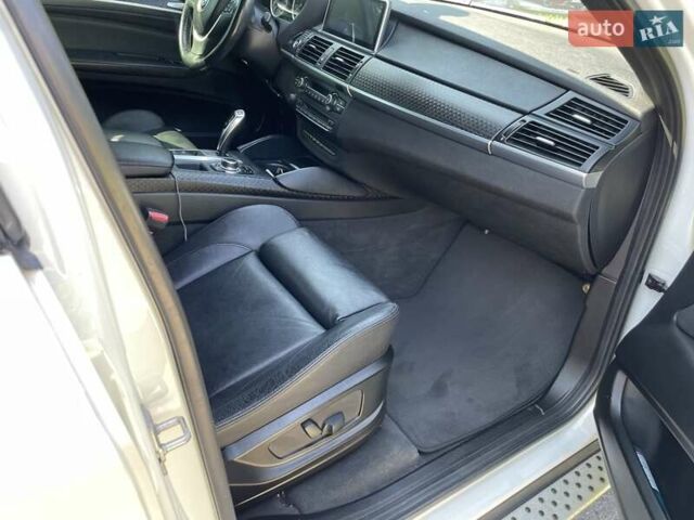 Белый БМВ Х6, объемом двигателя 3 л и пробегом 86 тыс. км за 19999 $, фото 24 на Automoto.ua