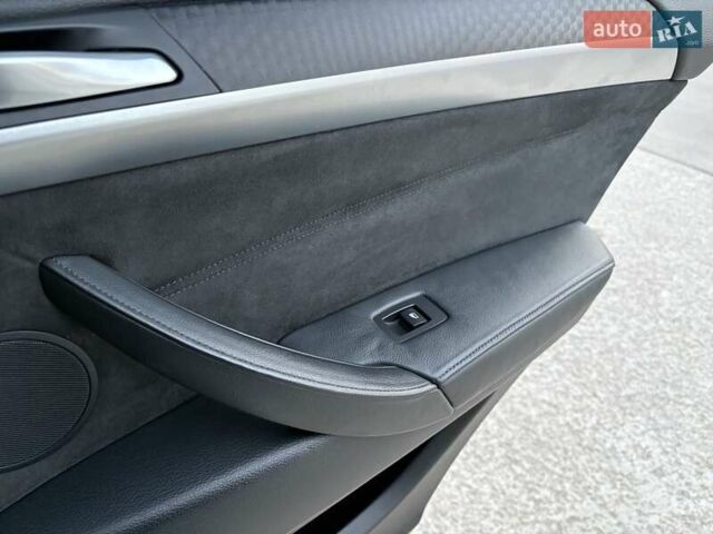 Белый БМВ Х6, объемом двигателя 3 л и пробегом 245 тыс. км за 15650 $, фото 50 на Automoto.ua