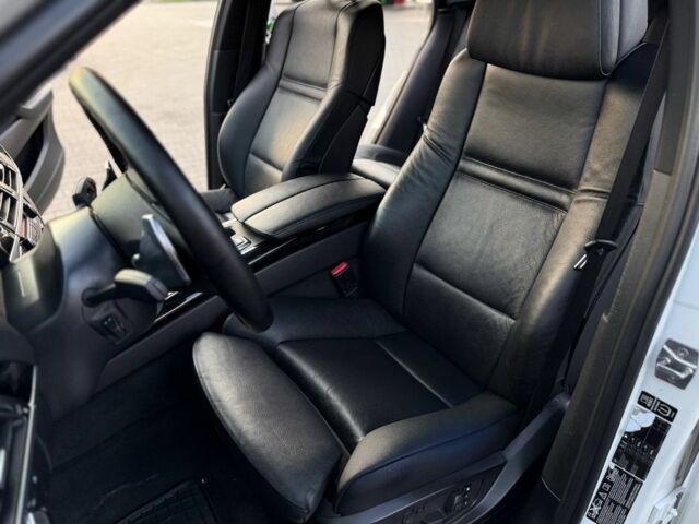 Белый БМВ Х6, объемом двигателя 3 л и пробегом 156 тыс. км за 18500 $, фото 13 на Automoto.ua