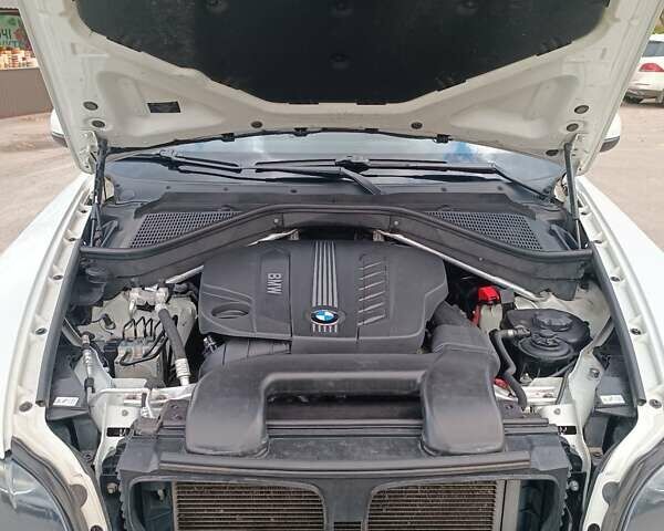 Белый БМВ Х6, объемом двигателя 2.99 л и пробегом 330 тыс. км за 19000 $, фото 19 на Automoto.ua