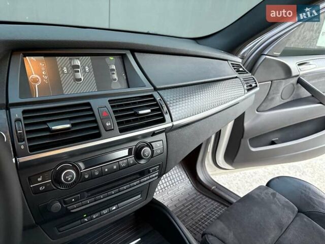 Белый БМВ Х6, объемом двигателя 3 л и пробегом 245 тыс. км за 15650 $, фото 38 на Automoto.ua