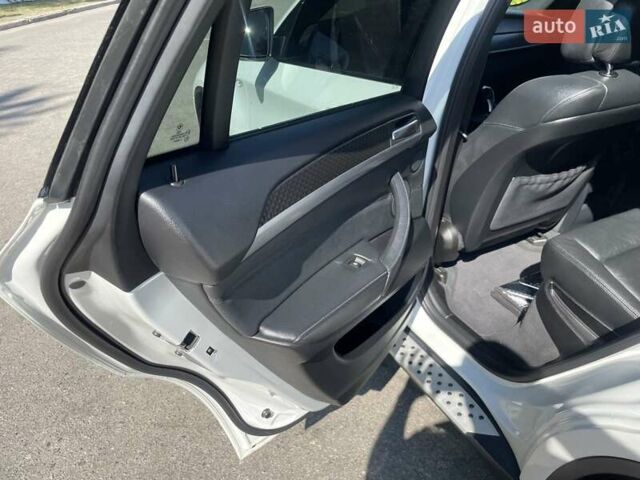 Белый БМВ Х6, объемом двигателя 3 л и пробегом 86 тыс. км за 22500 $, фото 15 на Automoto.ua