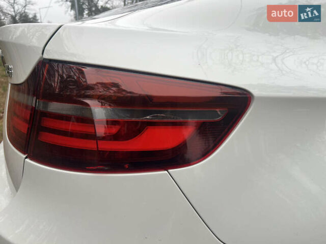 Белый БМВ Х6, объемом двигателя 2.99 л и пробегом 258 тыс. км за 27000 $, фото 12 на Automoto.ua