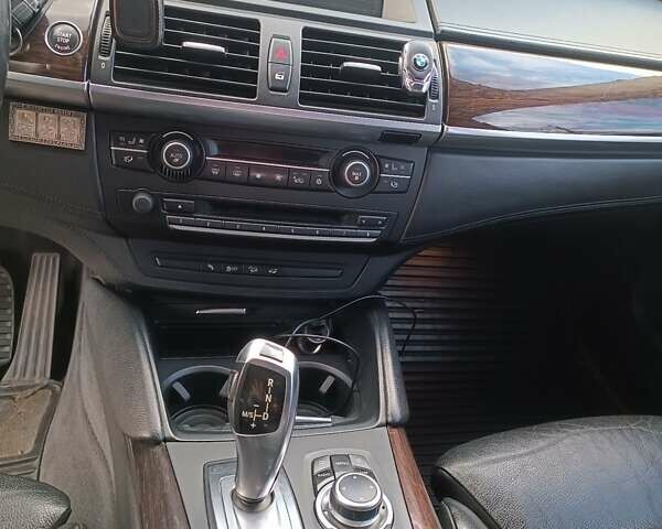 Белый БМВ Х6, объемом двигателя 2.99 л и пробегом 330 тыс. км за 19000 $, фото 11 на Automoto.ua