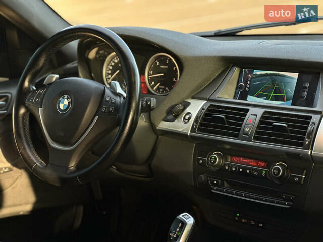 Белый БМВ Х6, объемом двигателя 3 л и пробегом 320 тыс. км за 18850 $, фото 24 на Automoto.ua