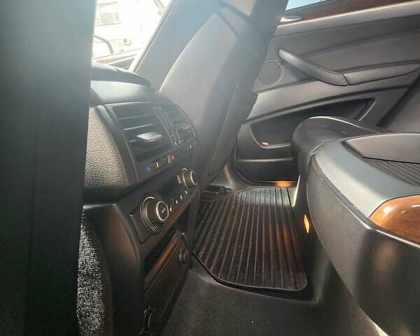 Белый БМВ Х6, объемом двигателя 2.98 л и пробегом 107 тыс. км за 17000 $, фото 23 на Automoto.ua