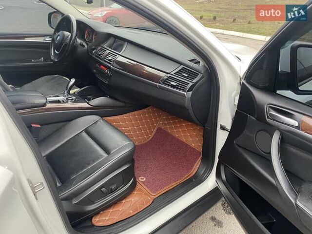 Белый БМВ Х6, объемом двигателя 2.98 л и пробегом 195 тыс. км за 15900 $, фото 21 на Automoto.ua
