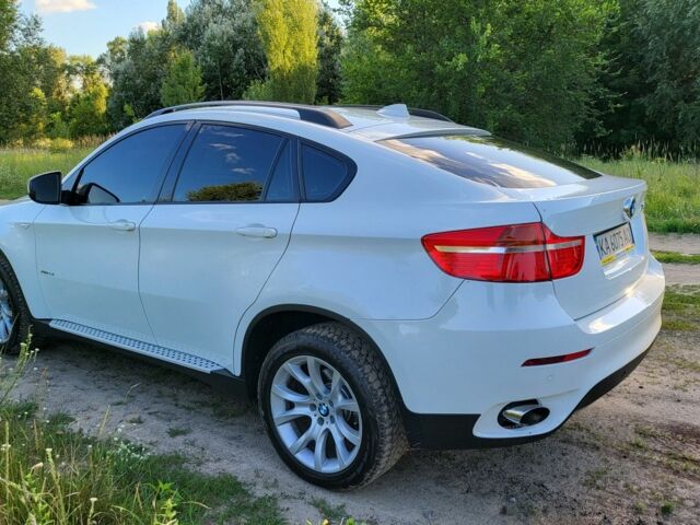 Белый БМВ Х6, объемом двигателя 3 л и пробегом 244 тыс. км за 408 $, фото 1 на Automoto.ua