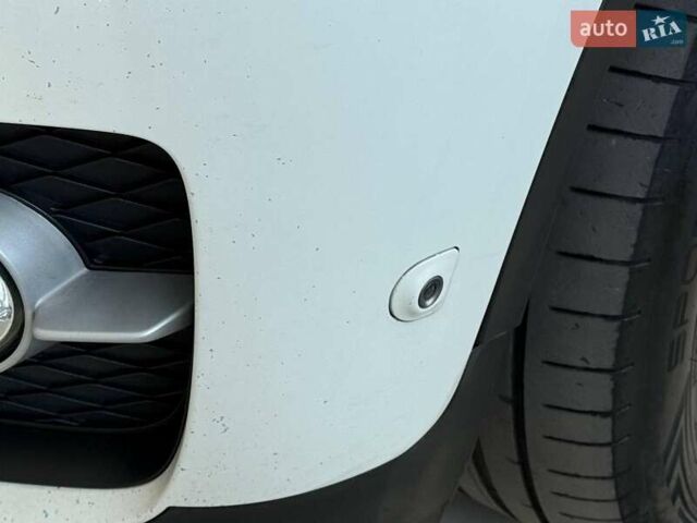 Білий БМВ Х6, об'ємом двигуна 3 л та пробігом 263 тис. км за 24990 $, фото 4 на Automoto.ua