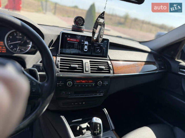 Белый БМВ Х6, объемом двигателя 3 л и пробегом 237 тыс. км за 15600 $, фото 8 на Automoto.ua
