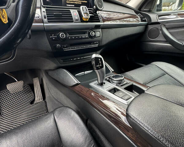 БМВ Х6 2012 в Киеве на Automoto.ua Белый БМВ Х6, объемом двигателя 2.98 л и пробегом 155 тыс. км за 17000 $, фото 23 на Automoto.ua