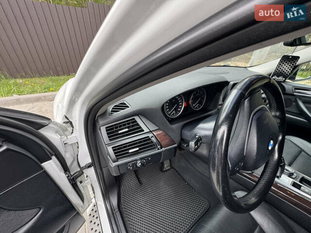 БМВ Х6 2012 в Киеве на Automoto.ua Белый БМВ Х6, объемом двигателя 2.98 л и пробегом 155 тыс. км за 17000 $, фото 45 на Automoto.ua