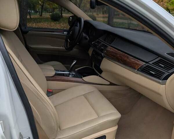 БМВ Х6 2012 в Киеве на Automoto.ua Белый БМВ Х6, объемом двигателя 3 л и пробегом 149 тыс. км за 17500 $, фото 26 на Automoto.ua