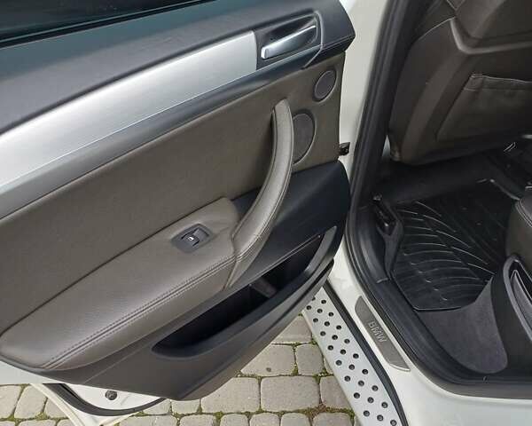 Білий БМВ Х6, об'ємом двигуна 3 л та пробігом 283 тис. км за 25500 $, фото 26 на Automoto.ua