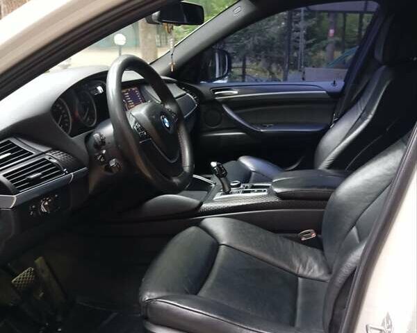 Белый БМВ Х6, объемом двигателя 2.99 л и пробегом 331 тыс. км за 21500 $, фото 39 на Automoto.ua