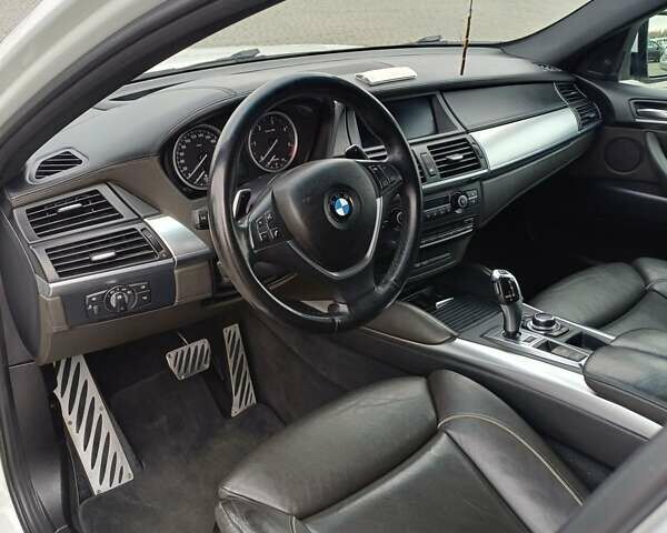 Білий БМВ Х6, об'ємом двигуна 3 л та пробігом 283 тис. км за 25500 $, фото 32 на Automoto.ua