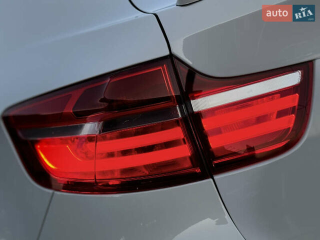 Белый БМВ Х6, объемом двигателя 3 л и пробегом 200 тыс. км за 22800 $, фото 17 на Automoto.ua