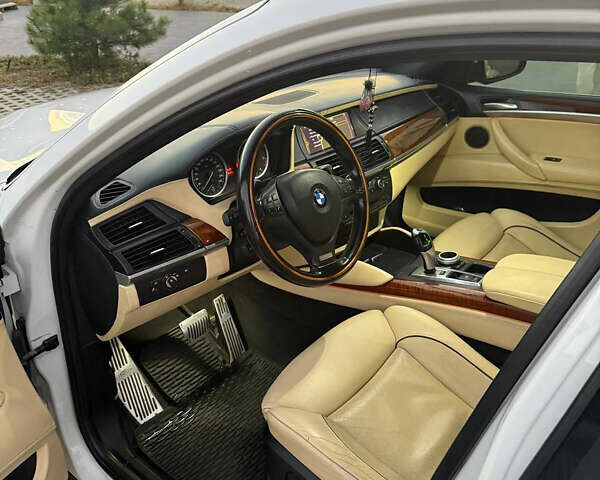 Белый БМВ Х6, объемом двигателя 2.99 л и пробегом 261 тыс. км за 23999 $, фото 2 на Automoto.ua