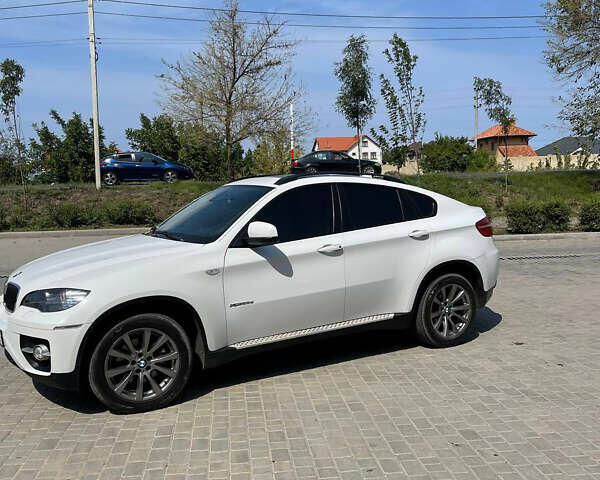 Білий БМВ Х6, об'ємом двигуна 2.99 л та пробігом 242 тис. км за 21800 $, фото 1 на Automoto.ua