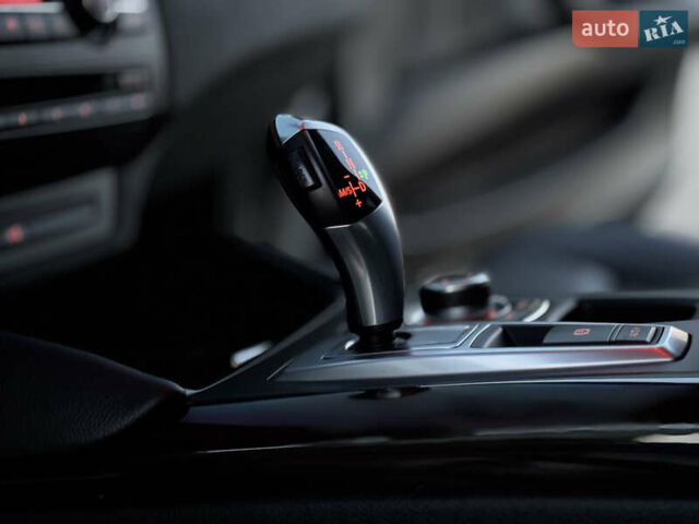 Белый БМВ Х6, объемом двигателя 3 л и пробегом 200 тыс. км за 22800 $, фото 50 на Automoto.ua