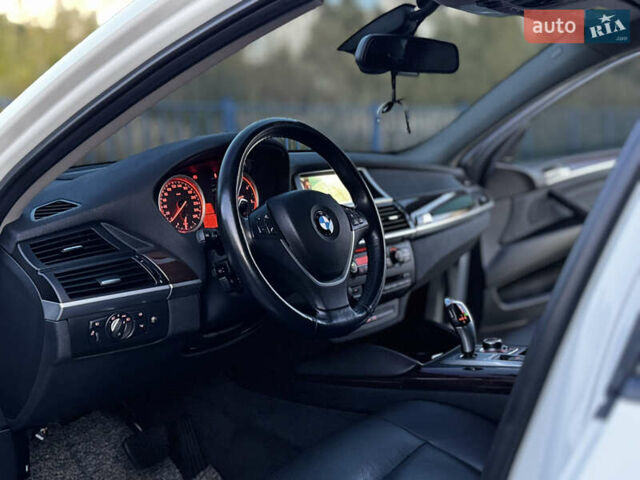 Белый БМВ Х6, объемом двигателя 3 л и пробегом 200 тыс. км за 22800 $, фото 38 на Automoto.ua