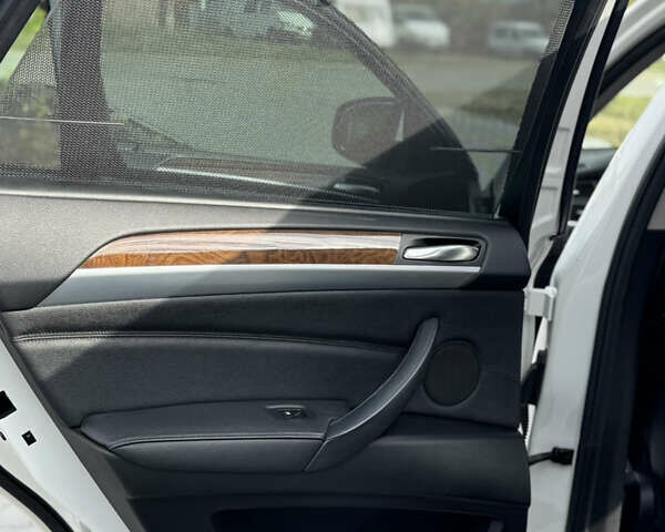 Белый БМВ Х6, объемом двигателя 2.99 л и пробегом 188 тыс. км за 26000 $, фото 53 на Automoto.ua