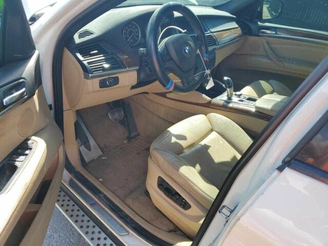 Білий БМВ Х6, об'ємом двигуна 4.4 л та пробігом 189 тис. км за 2500 $, фото 7 на Automoto.ua