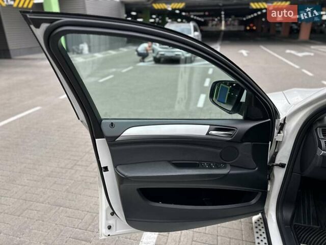 Білий БМВ Х6, об'ємом двигуна 3 л та пробігом 81 тис. км за 21500 $, фото 15 на Automoto.ua