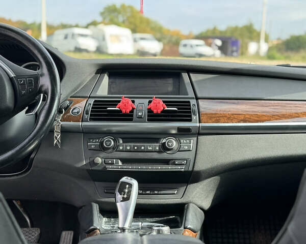 Белый БМВ Х6, объемом двигателя 2.99 л и пробегом 188 тыс. км за 26000 $, фото 52 на Automoto.ua