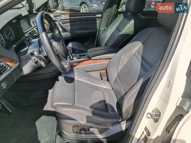 Белый БМВ Х6, объемом двигателя 3 л и пробегом 170 тыс. км за 19490 $, фото 23 на Automoto.ua