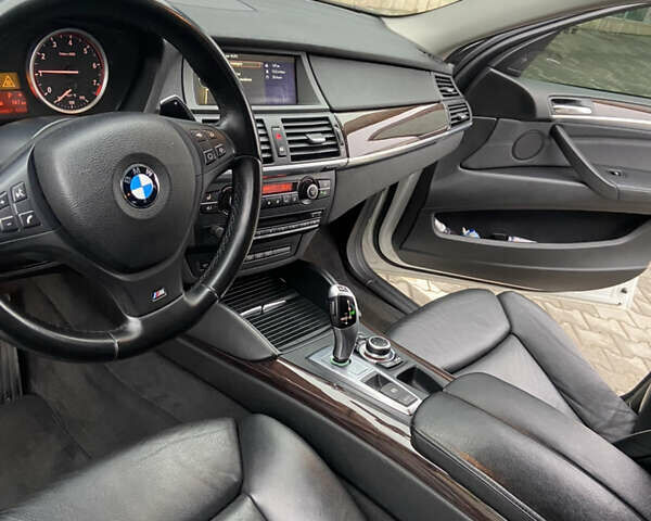 Белый БМВ Х6, объемом двигателя 3 л и пробегом 170 тыс. км за 26500 $, фото 4 на Automoto.ua