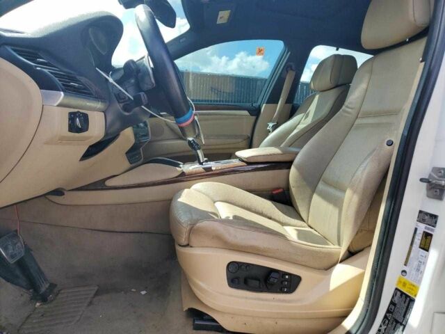 Білий БМВ Х6, об'ємом двигуна 4.4 л та пробігом 189 тис. км за 2500 $, фото 6 на Automoto.ua