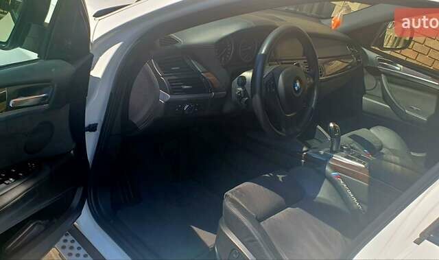 Білий БМВ Х6, об'ємом двигуна 3 л та пробігом 220 тис. км за 24700 $, фото 2 на Automoto.ua