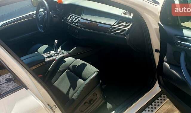 Білий БМВ Х6, об'ємом двигуна 3 л та пробігом 220 тис. км за 24700 $, фото 5 на Automoto.ua