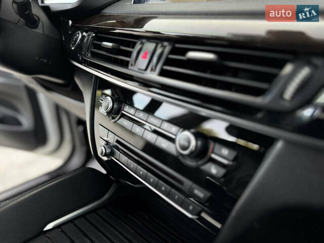 Білий БМВ Х6, об'ємом двигуна 2.98 л та пробігом 136 тис. км за 30000 $, фото 51 на Automoto.ua