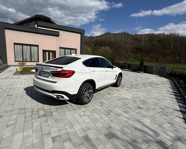 Белый БМВ Х6, объемом двигателя 2.98 л и пробегом 135 тыс. км за 32000 $, фото 4 на Automoto.ua