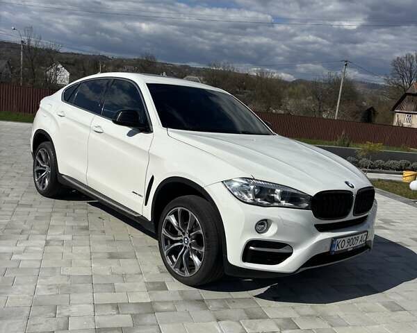 Белый БМВ Х6, объемом двигателя 2.98 л и пробегом 135 тыс. км за 32000 $, фото 3 на Automoto.ua