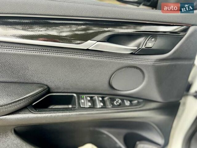 Белый БМВ Х6, объемом двигателя 3 л и пробегом 224 тыс. км за 27999 $, фото 12 на Automoto.ua